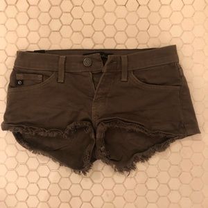 Buckle Jean shorts - olive green